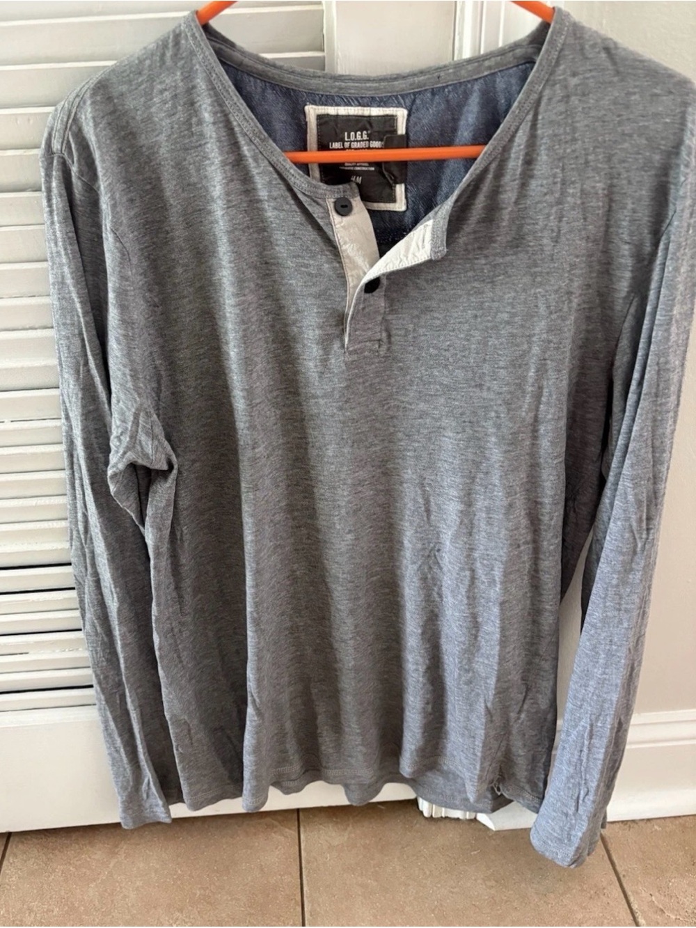 H&M L.O.G.G. Men's Gray Solid Henley Long Sleeve Medium